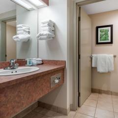 Clarion Hotel & Suites