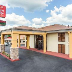 Econo Lodge Inn & Suites