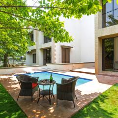 StayVista's Greenwoods Villa 6 - City-Center Villa with Private Pool, Terrace, Lift & Ping-Pong Table