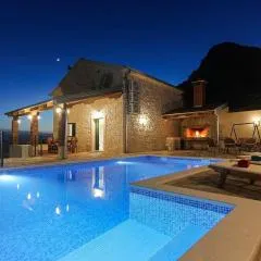 Holiday home Mia