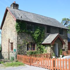 Barn Cottage - Farm Park Stay with Hot Tub