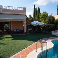 Chalet Familiar con Piscina Privada