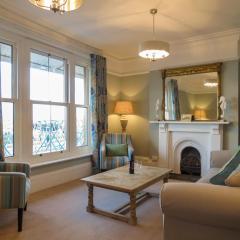 14 Market Cross Place - Beachfront location with lovely sea views - Aldeburgh Coastal Cottages