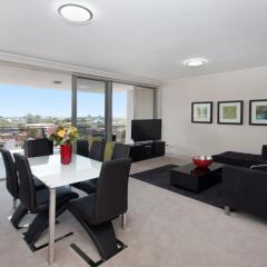 The Junction Palais - Modern and Spacious 2BR Bondi Junction Apartment Close to Everything