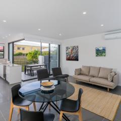 Oxford Steps - Executive 2BR Bulimba Apartment Across from the Park on Oxford St