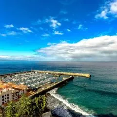 First line beach front 2 bedroom apartment Los Gigantes