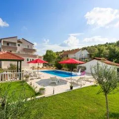 APARTMENTS ANA