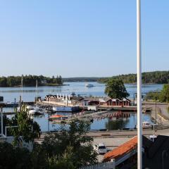 Vaxholm Seaview Cottage