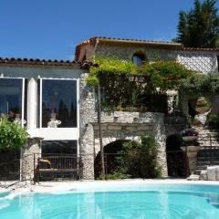 Villa de 4 chambres avec piscine privee jardin amenage et wifi a Lussan