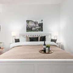 Nowy Świat Cozy Apartment Warsaw by Noclegi Renters