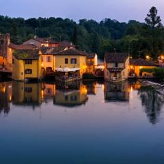 르 페네스트레 스 보르케토(Le Finestre Su Borghetto)