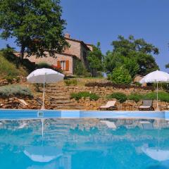 Spacious Villa in Ficulle with Pool