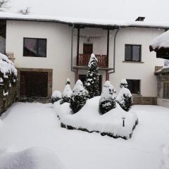 Къща за гости ЧИЧАРИТЕ