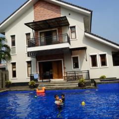 Pesona Air - Villa and Private Pool