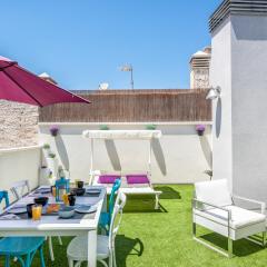 Atico con terraza ac 1hab en el centro y piscina comunitaria