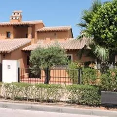 HL025 Luxury 3 bedroom villa with community pool