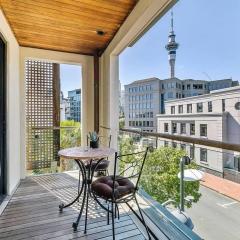 Enormous One Bedroom Beauty in CBD! Free Parking