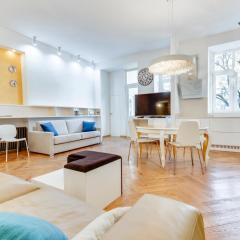 Central and Luxurious Beethovnova Apartment