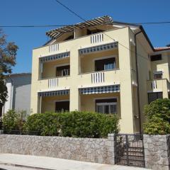 Studio Apartments Cavrak with Terrace