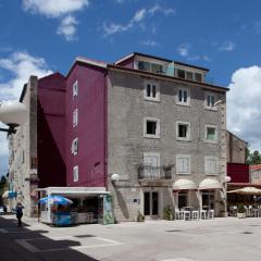 Apartments Tin