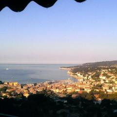 T2 à Cassis vue mer de rêve