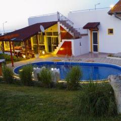 Guest House Evin Rai