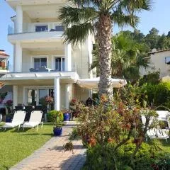 SUN RESIDENCE Exclusive Seaside Suites