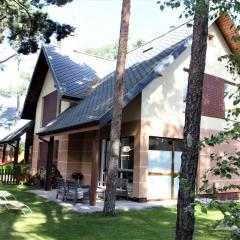 Dom nad morzem z basenem