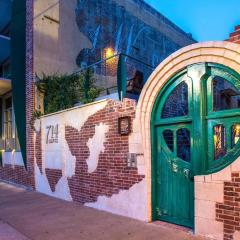 Green Door Lofts -Magnolia Loft, Silos/Downtown