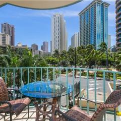 Waikiki 2BR King Beds Short Walk to Convention and Beaches