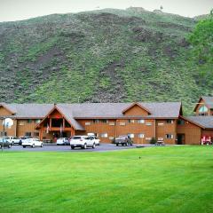 Yellowstone Village Inn and Suites