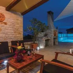 Luxury apartment Alba with pool