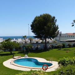 Apartment, 2 bedrooms, on the beach, with pool, sea views and garden -- All included, Parking & Wifi