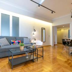 TONI'S "Aquaman" 4BD Apartment in Athens!