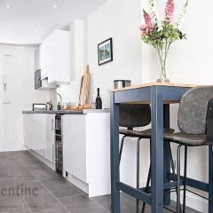 Stunning studio.Seaview with balcony and pool.