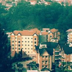 Courtyards Peak-Corner Pinestay - at Goshenland Baguio