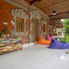 Nushe Hostel & Room
