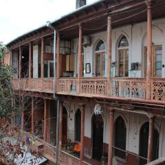Grandma`s Hotel