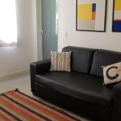 Apartamento em Copacabana - Rua Bolívar - 2 Quartos - Excelente Localização