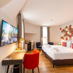 Three Corners Hotel Art