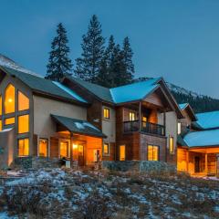 Viking Vista Retreat Luxury Home: Great Views