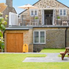 Saddle and Stable Rooms