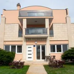 Apartments Mobine