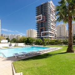 Praia da Rocha, Algarve Sunny Apartment