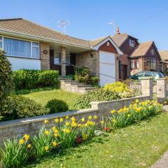 Dean Court Bungalow - Parking - by Brighton Holiday Lets