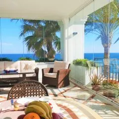 LUXURY APARTMENT FRONTAL TO THE SEA IN ESTEPONA DONCELLA BEACH