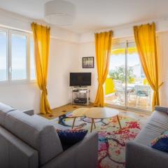 Stunning 2 bed Flat Nice front of the beach Seaview