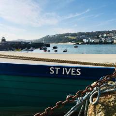 Waves End, St Ives, Hot tub and Parking