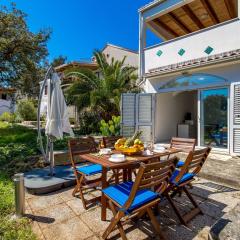 Apartments in pinewood near the sea