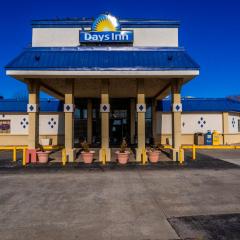 Days Inn by Wyndham Clinton